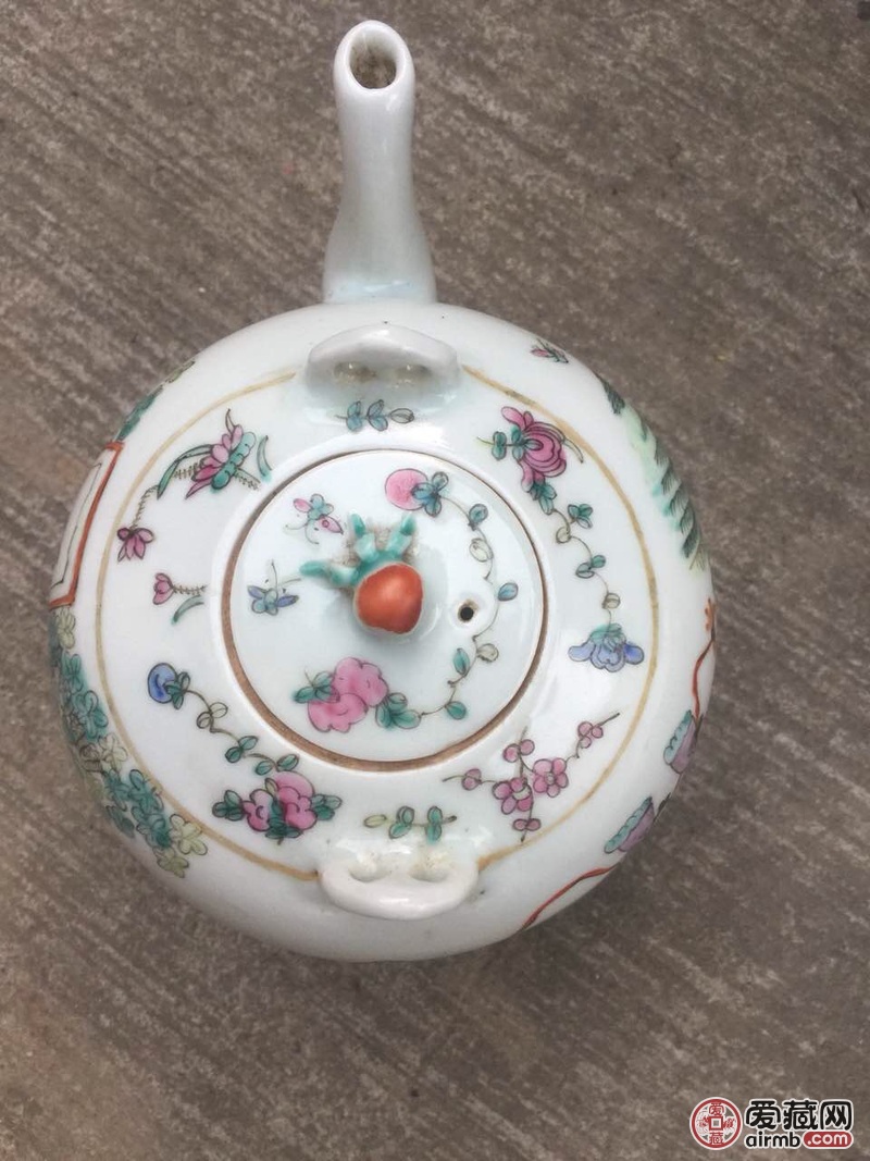 同治年制南瓜型人物粉彩茶壶