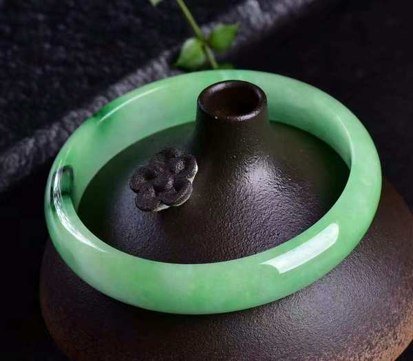 编号0190缅甸翡翠手镯豆青漂花水头十足实物
