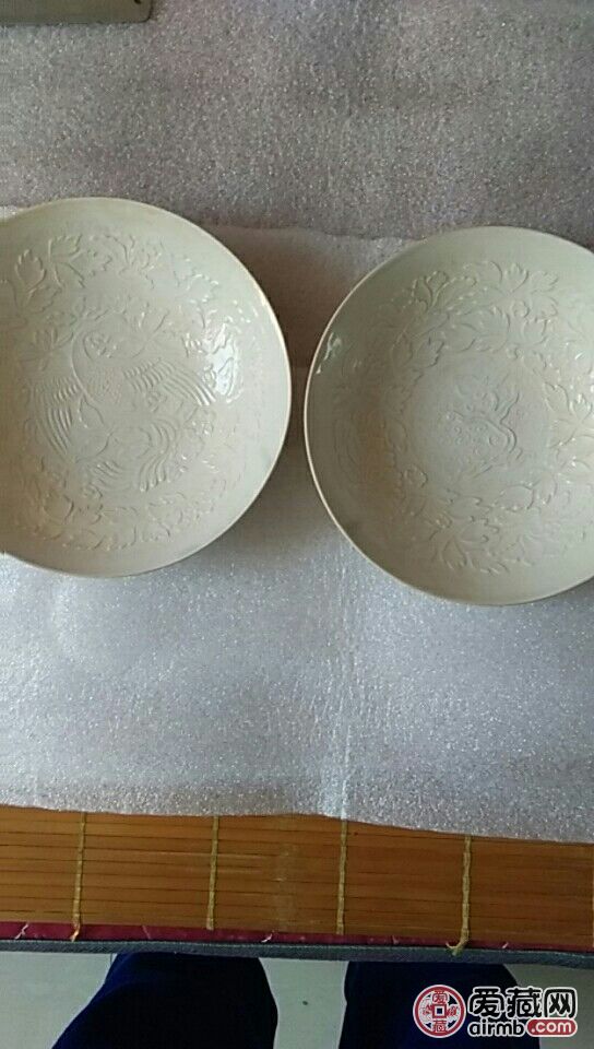 北宋定窑细白瓷:印龙凤花叶回纹